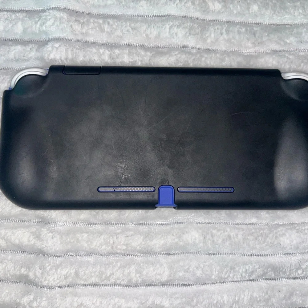 Nintendo Switch Lite - Blue (2021 Indigo) + Protective Case